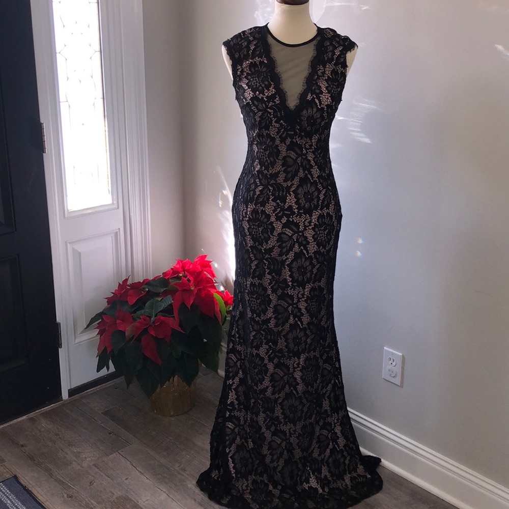 BETSY & ADAM Black Lace and Nude Formal Dress